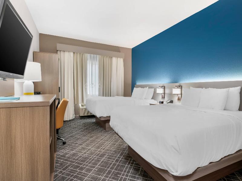 Quality Inn & SUI Wisconsin Dells DWNTN-Waterparks image