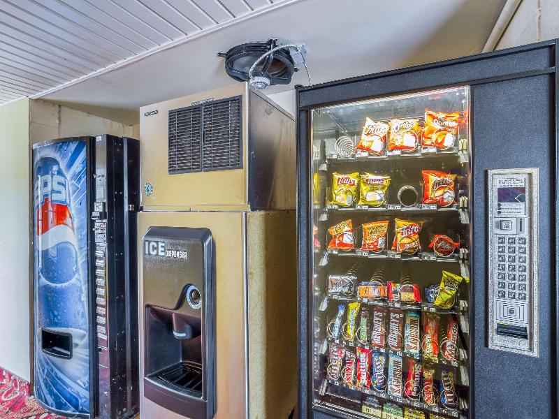 Econo Lodge Huntington image