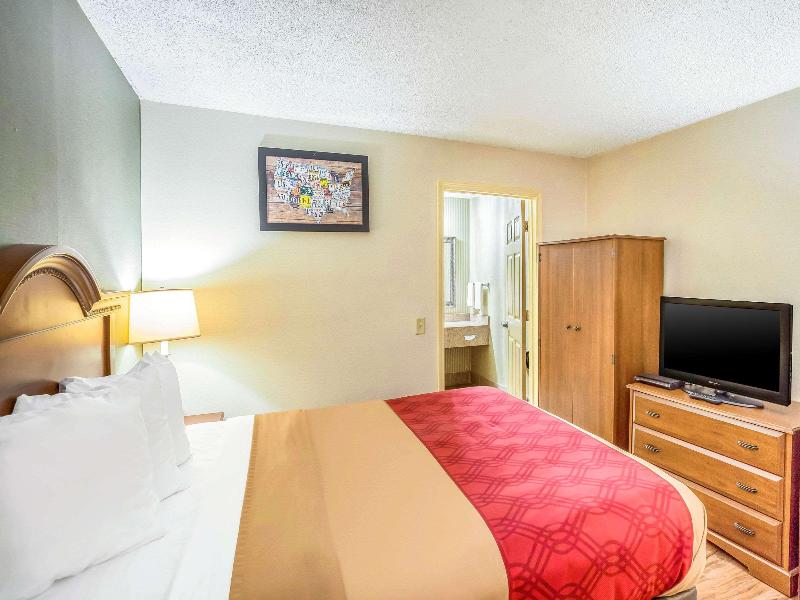 Econo Lodge Huntington image
