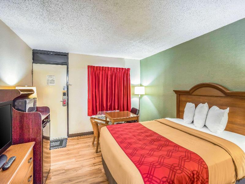 Econo Lodge Huntington image