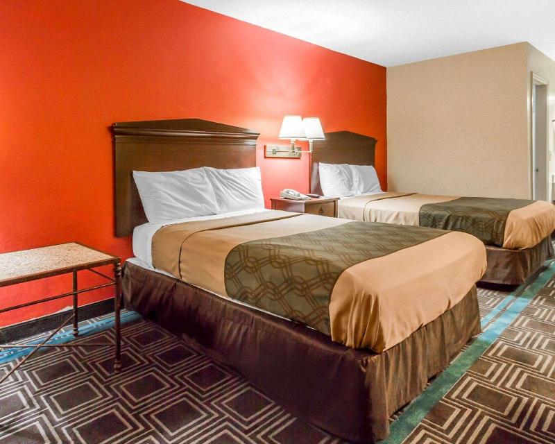Econo Lodge Lanett Area