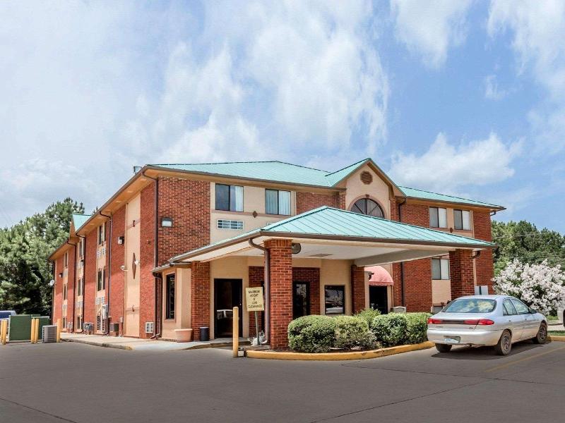 Quality Inn Pell City I-20 Exit 158 image