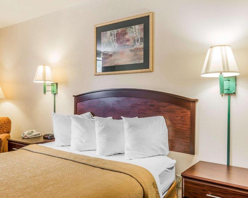 Quality Inn Pell City I-20 Exit 158 image