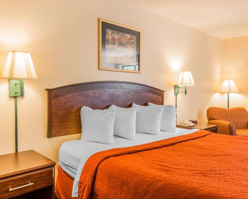Quality Inn Pell City I-20 Exit 158 image