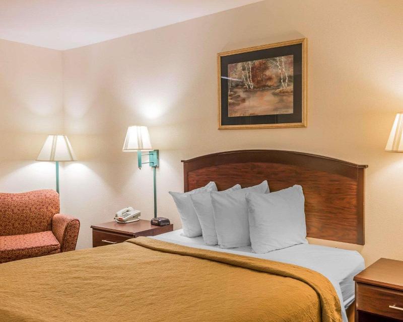 Quality Inn Pell City I-20 Exit 158 image