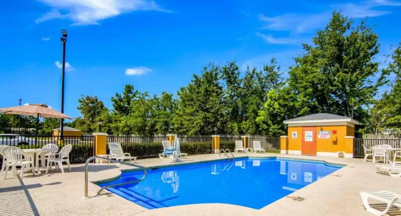 Quality Inn Near University Of Mobile image