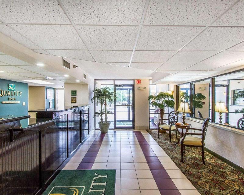 Quality Inn Near University Of Mobile image