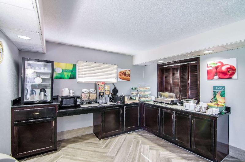 Quality Inn Near University Of Mobile image