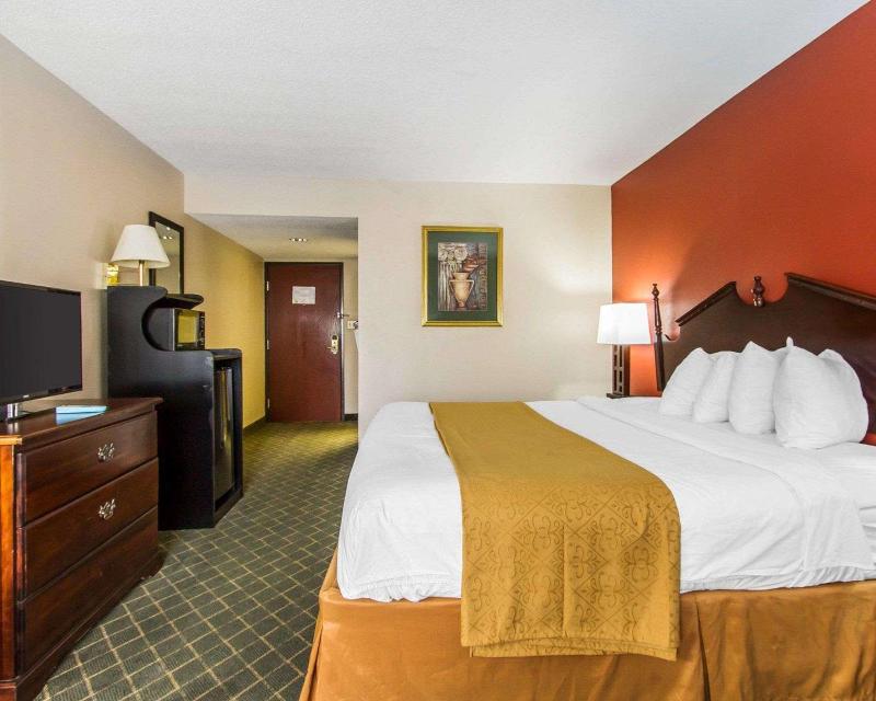 Quality Inn Near University Of Mobile image
