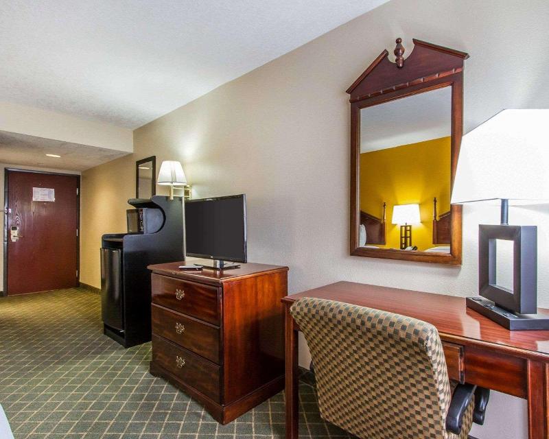 Quality Inn Near University Of Mobile image
