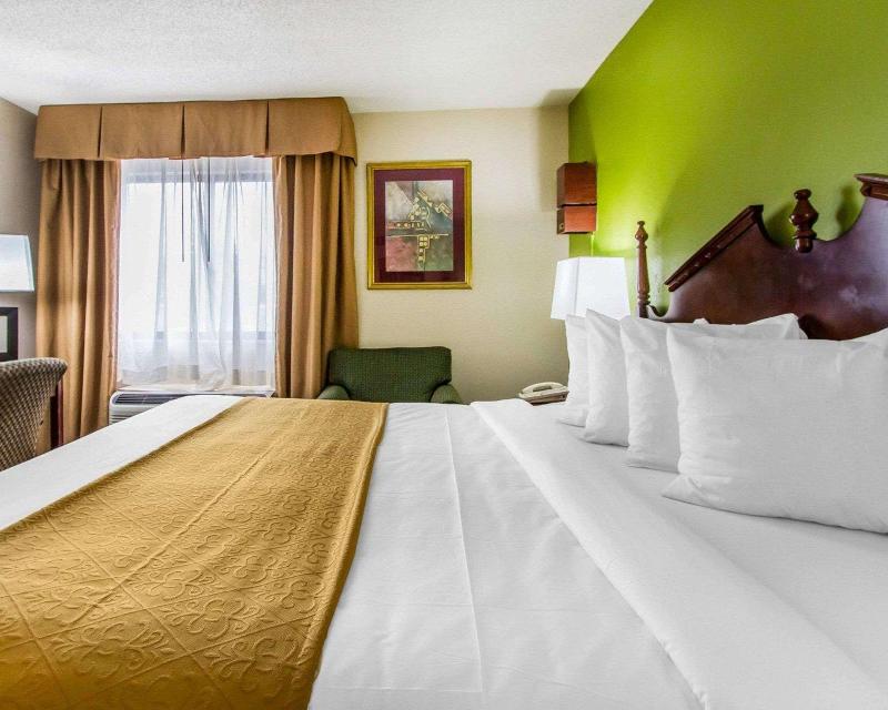Quality Inn Near University Of Mobile image