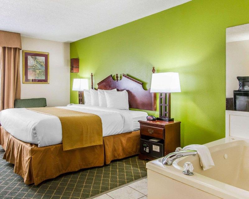 Quality Inn Near University Of Mobile image
