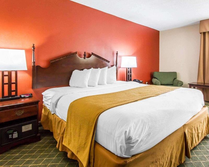 Quality Inn Near University Of Mobile image