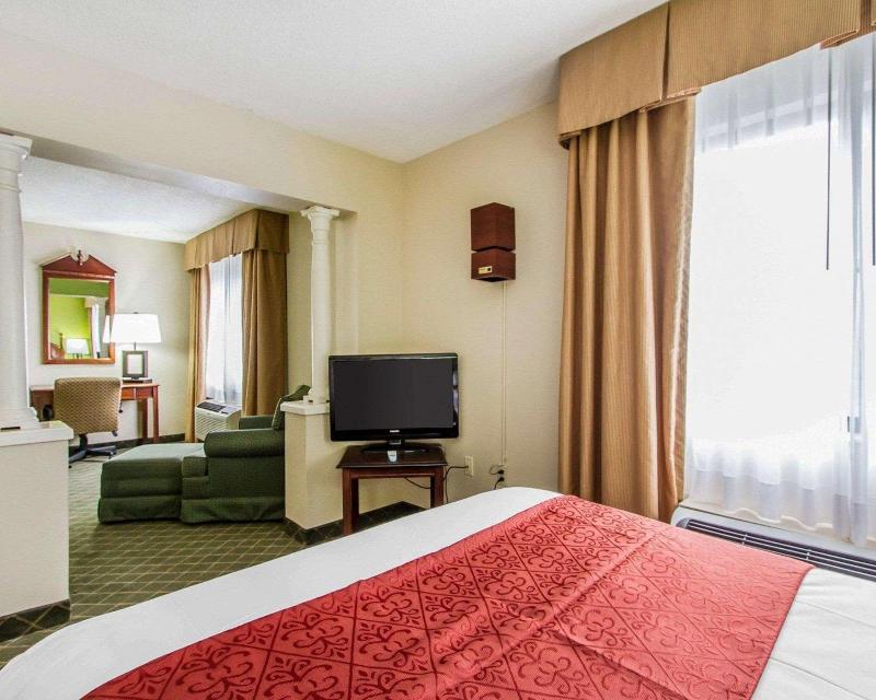 Quality Inn Near University Of Mobile image