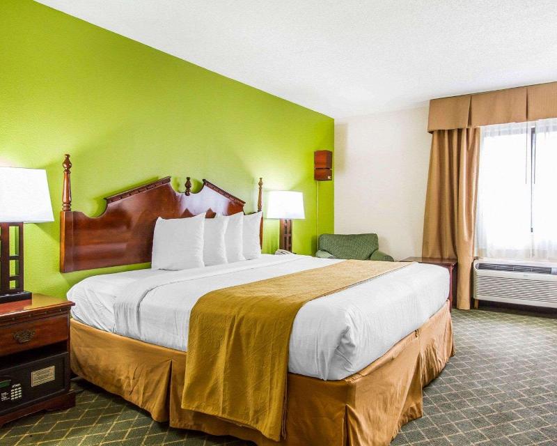 Quality Inn Near University Of Mobile image