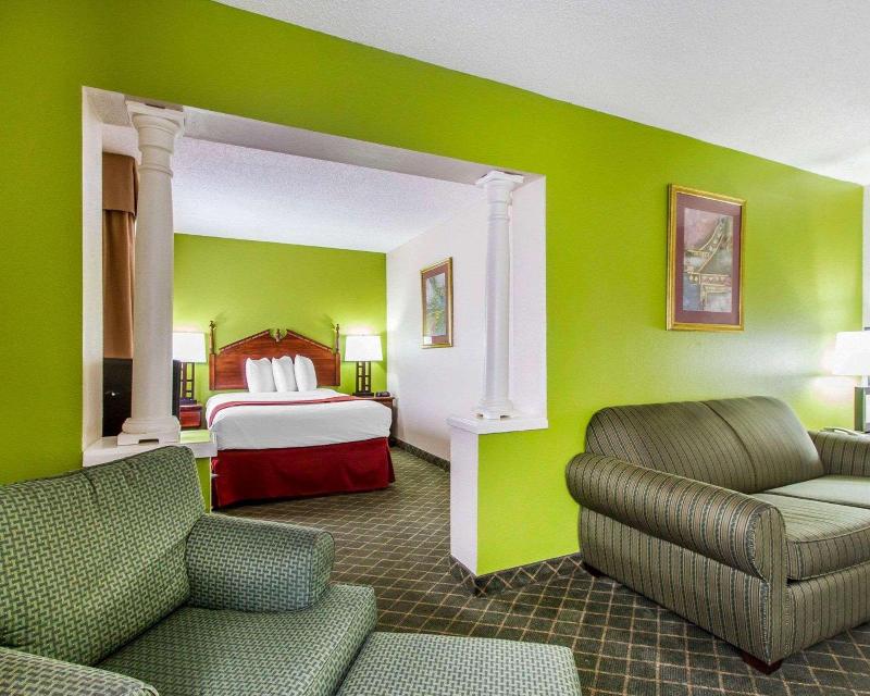 Quality Inn Near University Of Mobile image