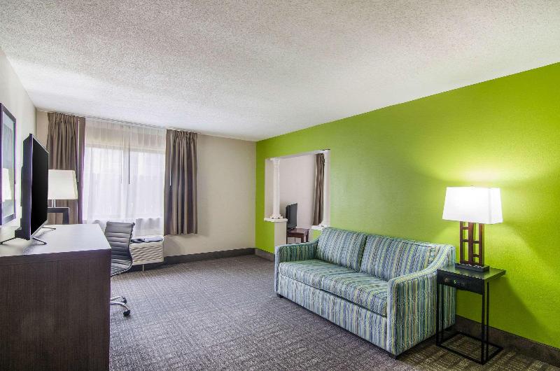 Quality Inn Near University Of Mobile image