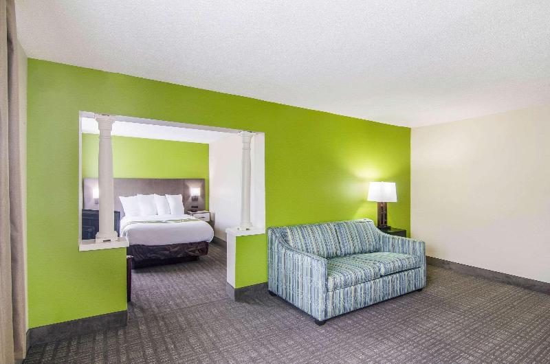 Quality Inn Near University Of Mobile image