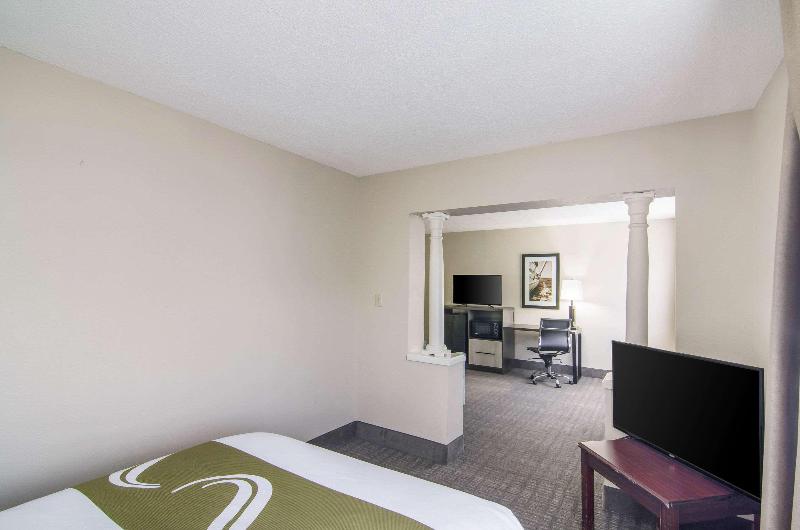 Quality Inn Near University Of Mobile image