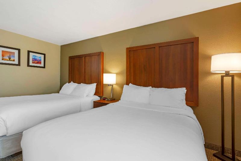 Comfort Inn Green Valley I-19 image