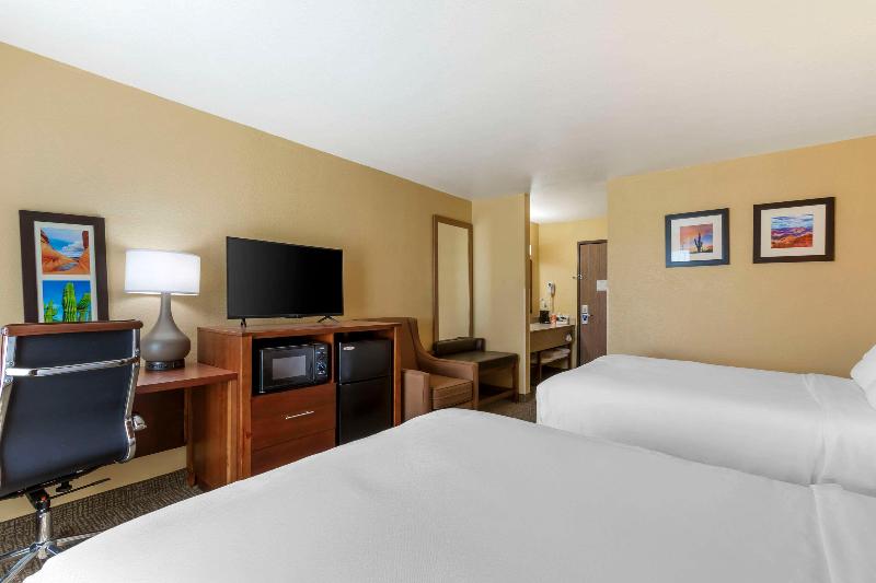 Comfort Inn Green Valley I-19 image
