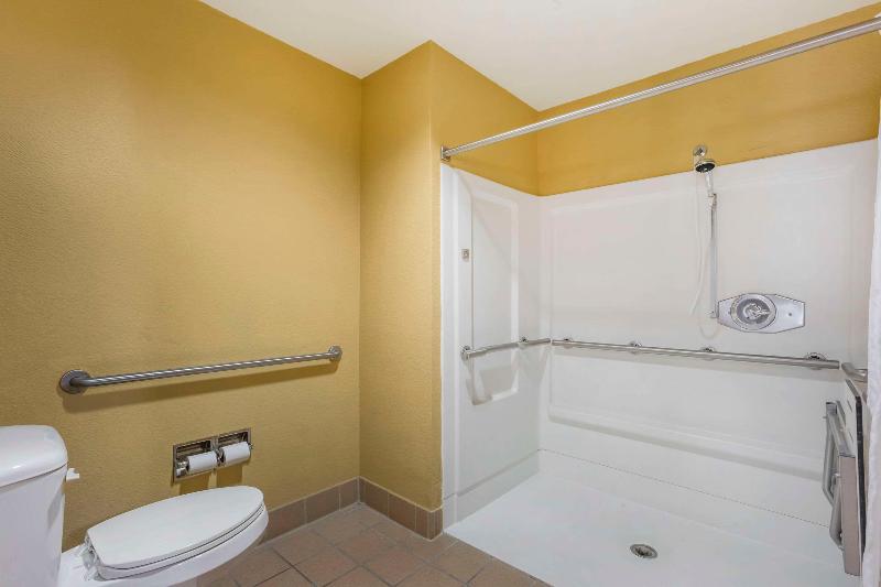Comfort Inn Green Valley I-19 image
