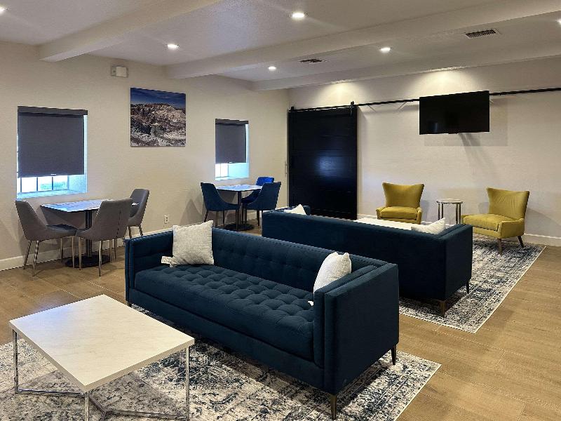Clarion Pointe Winslow I-40 image