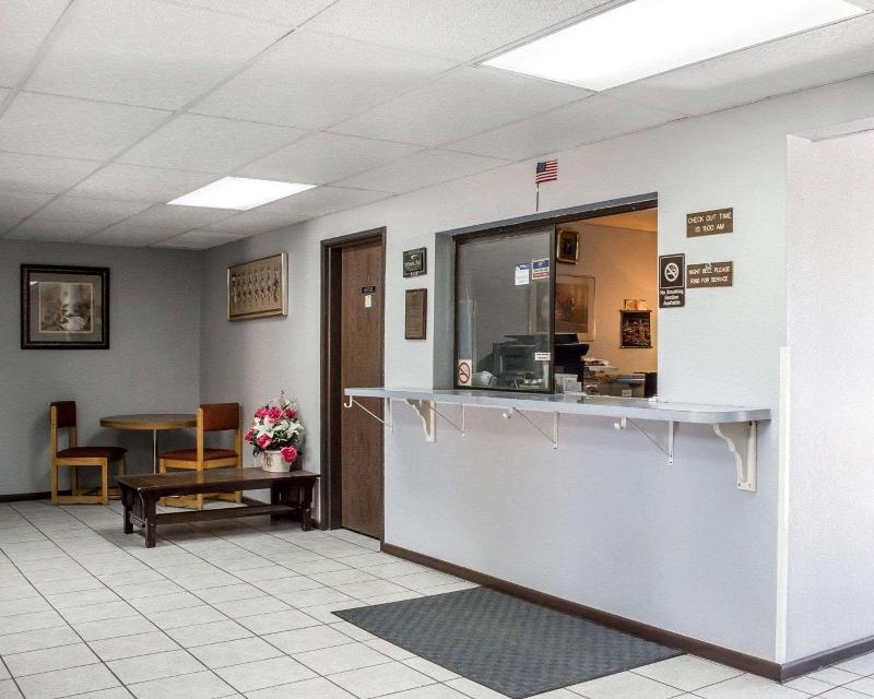 Rodeway Inn Winslow I-40 image