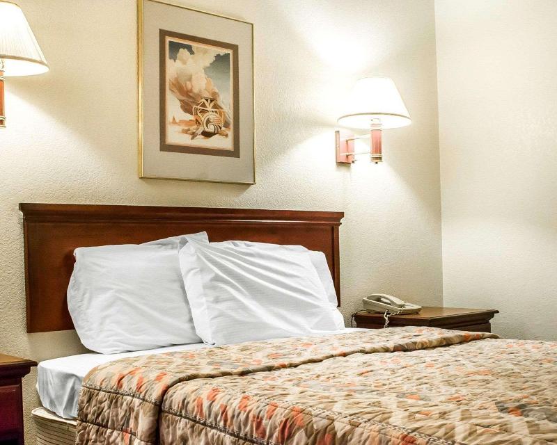 Rodeway Inn Winslow I-40 image