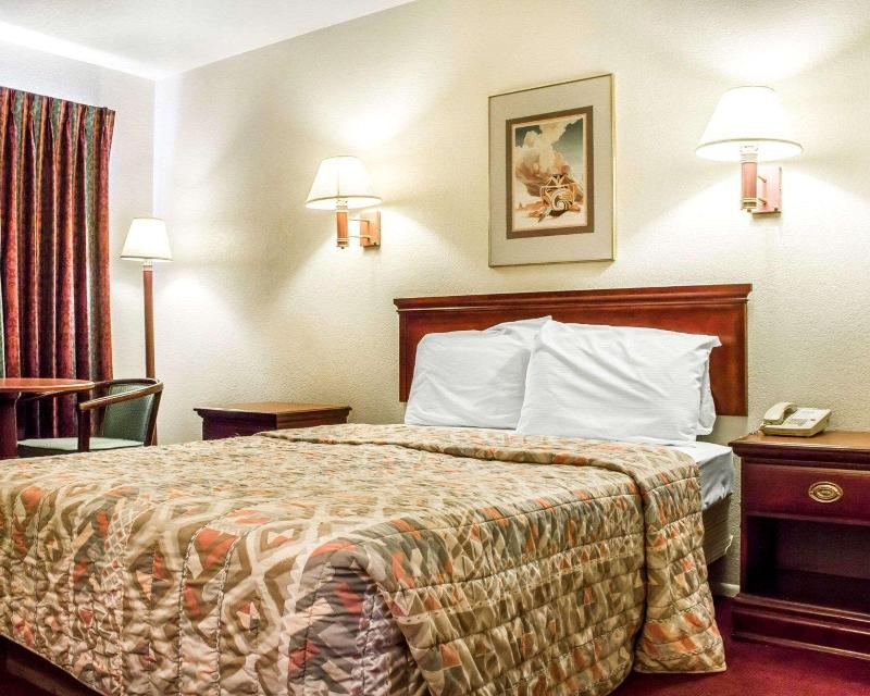 Rodeway Inn Winslow I-40 image