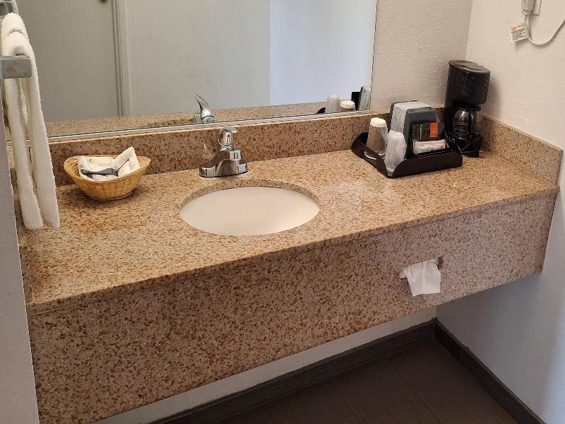 Rodeway Inn Alameda-Oakland image