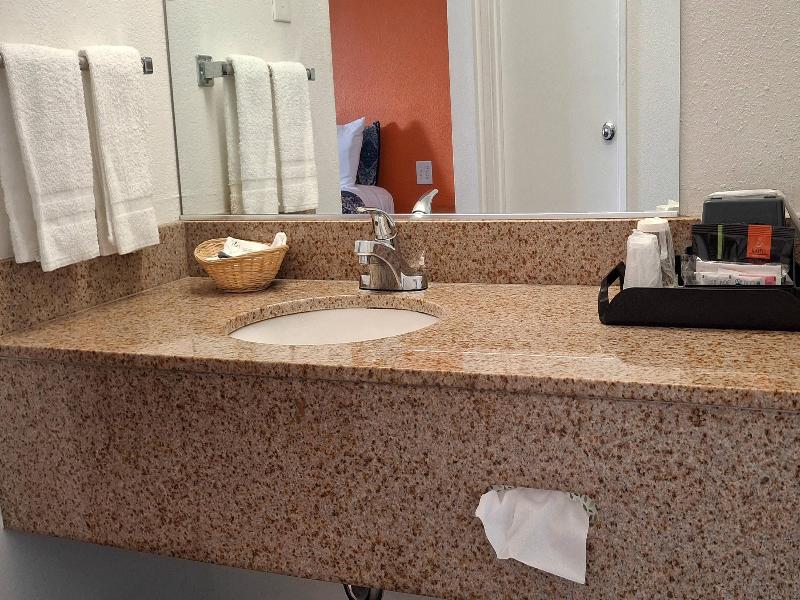 Rodeway Inn Alameda-Oakland image