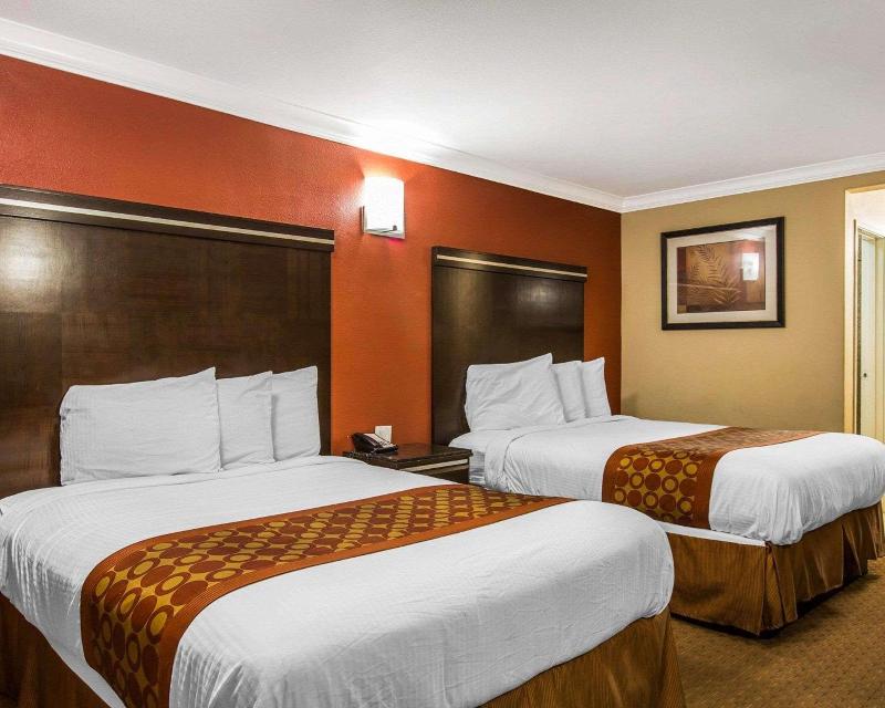 Rodeway Inn & Suites Coronado