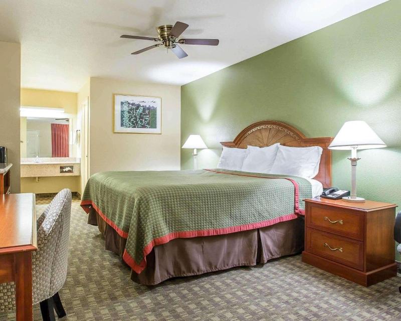 Rodeway Inn Delano image