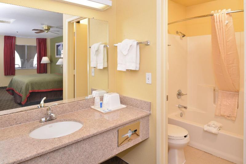 Rodeway Inn Delano image