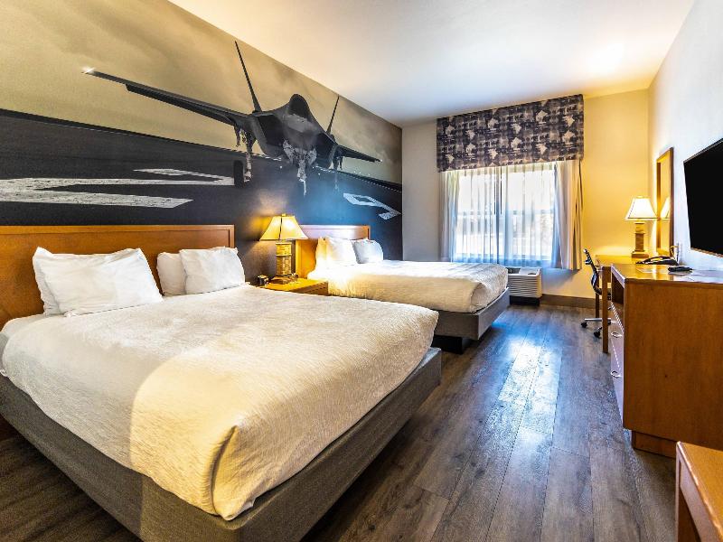 Comfort Inn Hanford Lemoore image