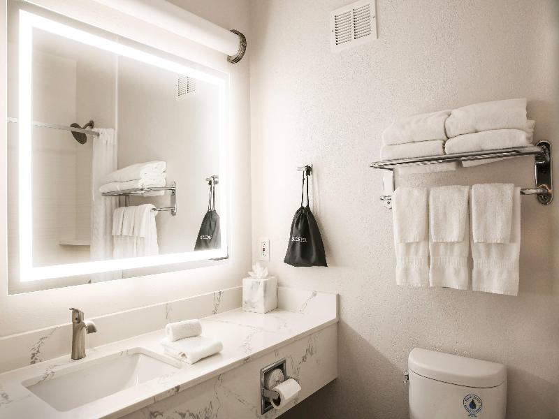Comfort Inn Hanford Lemoore image
