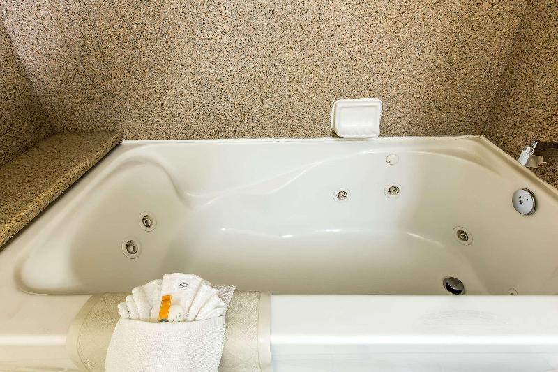 Quality Inn Near China Lake Naval Station image