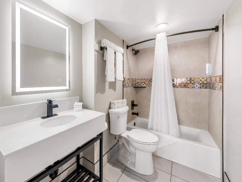 Rodeway Inn San Diego image