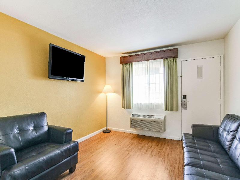 Rodeway Inn San Diego image