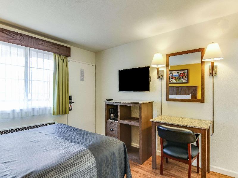 Rodeway Inn San Diego image