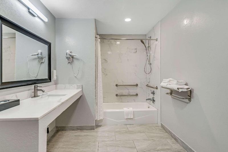 Quality Inn Santa Cruz image