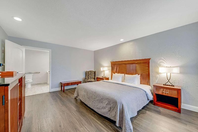 Quality Inn Santa Cruz image