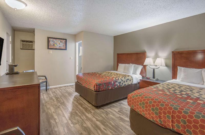 Econo Lodge Inn & Suites image