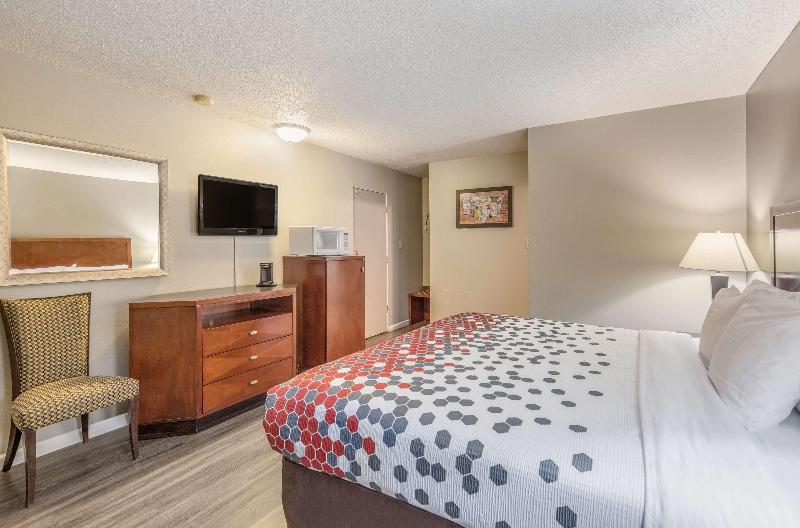 Econo Lodge Inn & Suites image