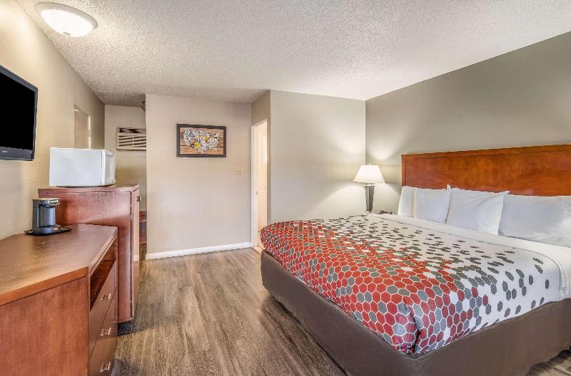 Econo Lodge Inn & Suites image
