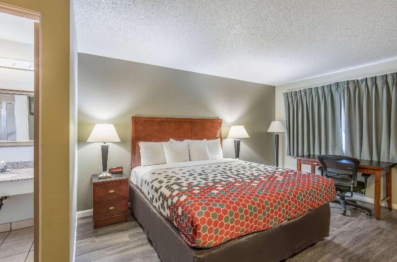 Econo Lodge Inn & Suites image