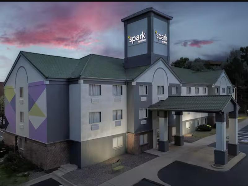 Spark by Hilton Lakewood Denver Southwest