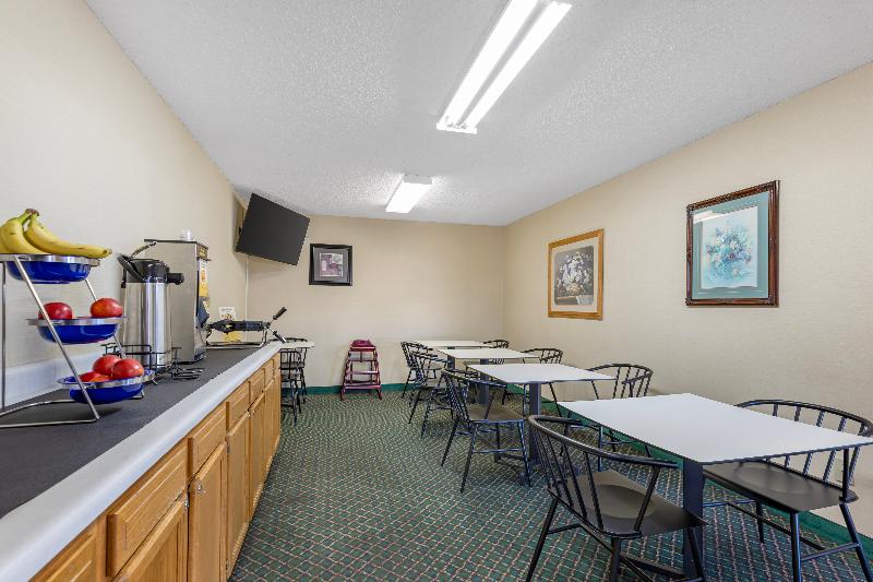 Econo Lodge Longmont Area image