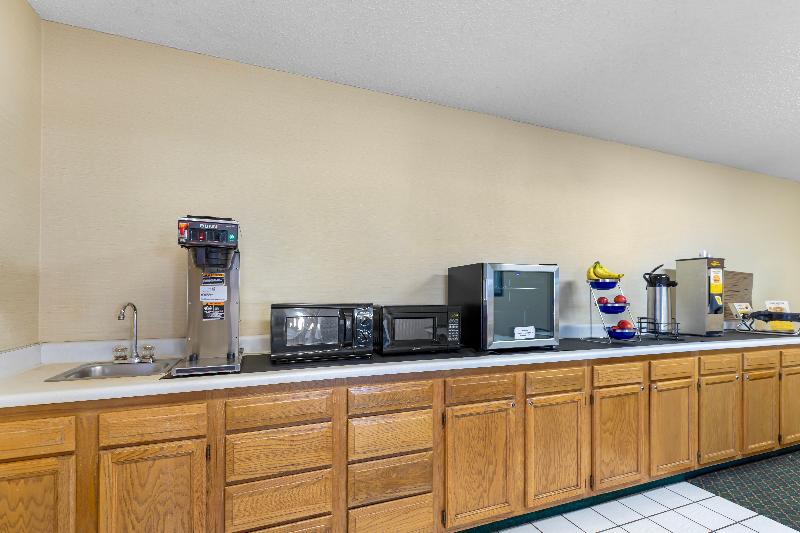 Econo Lodge Longmont Area image